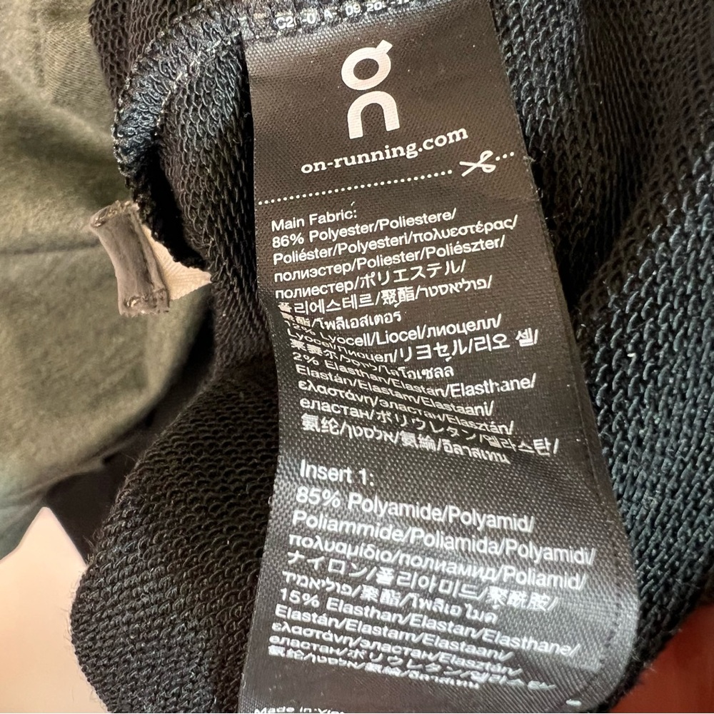 On Running Technical Hoodie Green Size Large - Picture 15 of 16